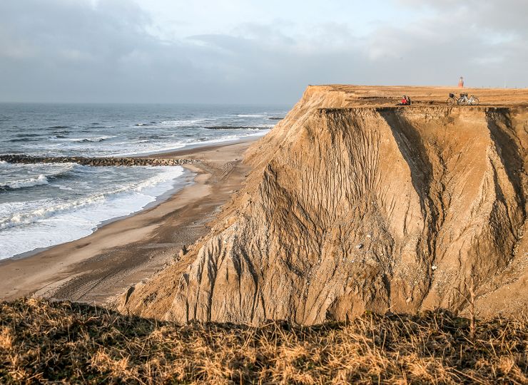 Landskabet omkring Bovbjerg Fyr er fascinerende med klinten og havet tæt på ...